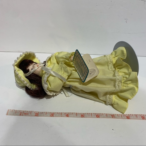 Russ Months to Remember 8"Porcelain Dolls JULY Style No1591 Yellow Dress Vintage - Picture 7 of 7